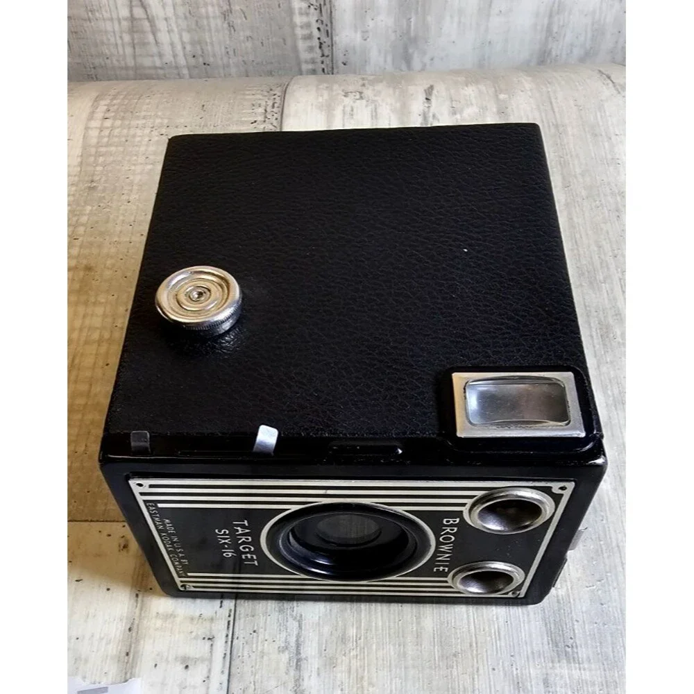 Vintage Kodak Brownie Target Six-16 Art Deco Box Camera 616 Film 1946-1951